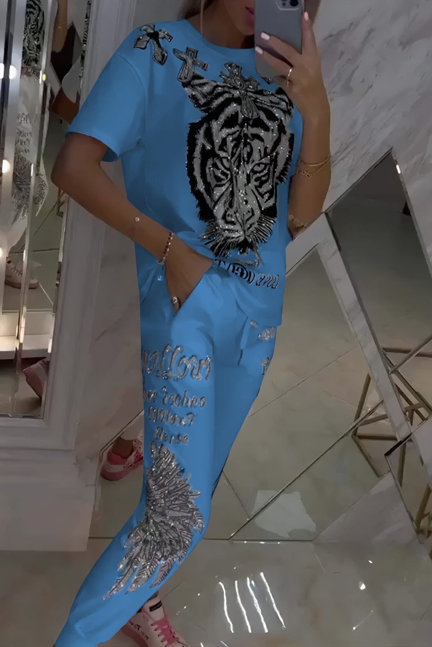 Dwuczęściowy komplet damski, top i spodnie w nowoczesnym wzorze diamentowym