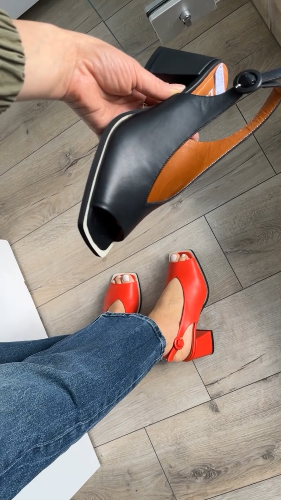 Sandały z grubym obcasem i noskiem typu ryba