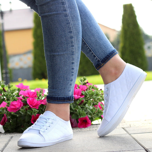 BIAŁE ELEGANCKIE PIKOWANE TENISÓWKI TRAMPKI SLIM