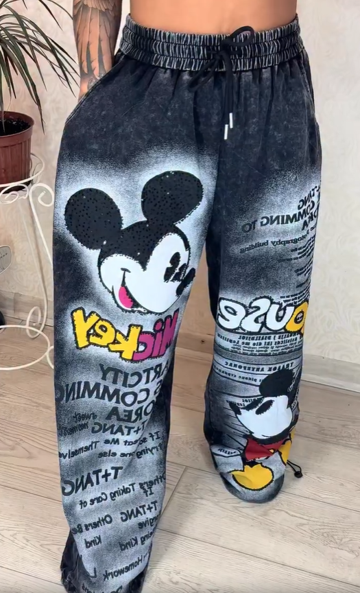 Modne jeansy z szerokimi nogawkami w kolorze gorącej cegły