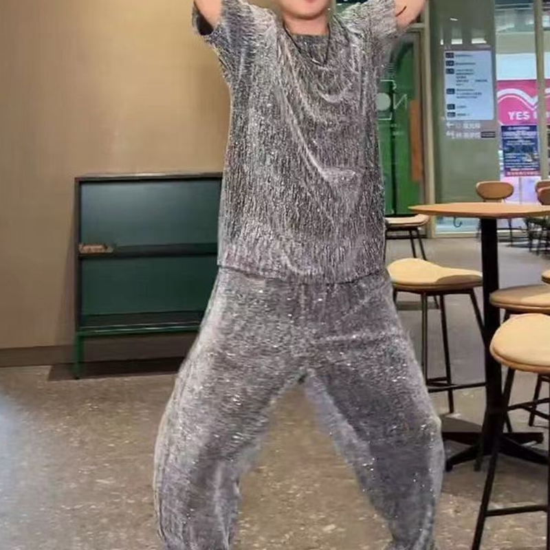 💖 Nowy projekt na rok 2025 ✨Męski dwuczęściowy zestaw: koszulka z krótkim rękawem i spodnie z szerokimi nogawkami