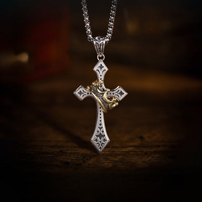 Wisiorek z Krzyżem Królestwa i Koroną