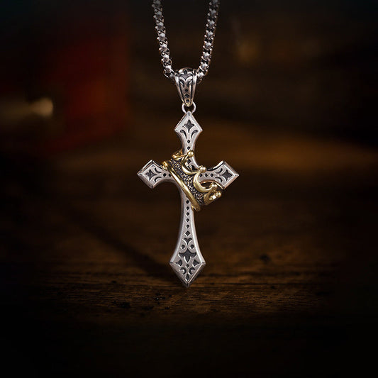 Wisiorek z Krzyżem Królestwa i Koroną