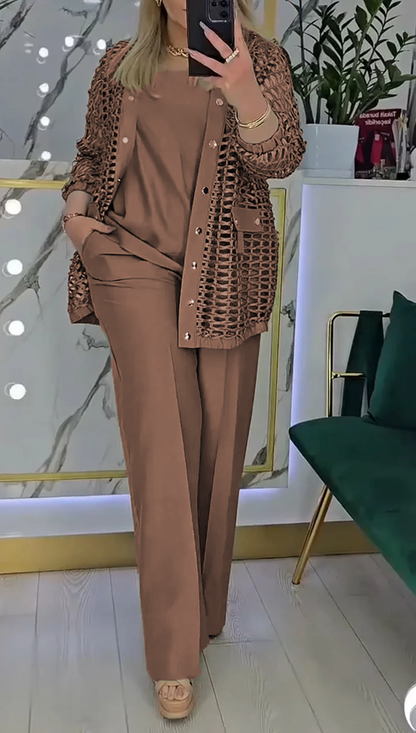 Trzyczęściowy damski kombinezon do dojazdów do pracy z wycięciem