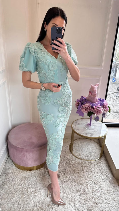 Letnia elegancka sukienka damska z haftowanymi kwiatami i kryształkami