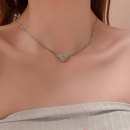 Elegancki naszyjnik, błyszczący - "Magnetyczne serce"