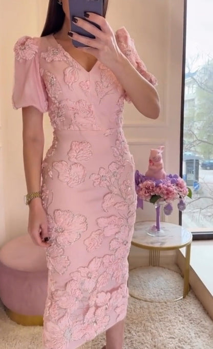 Letnia elegancka sukienka damska z haftowanymi kwiatami i kryształkami