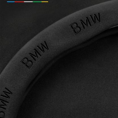 TrackVibe | Czarny pokrowiec na kierownicę z zamszu węglowego – antypoślizgowy i odporny na zużycie