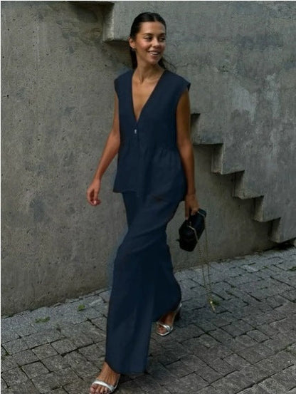 Dwuczęściowy komplet damski z bawełny w jednolitym kolorze, dekoltem w serek, bez rękawów, bluzką i spodniami