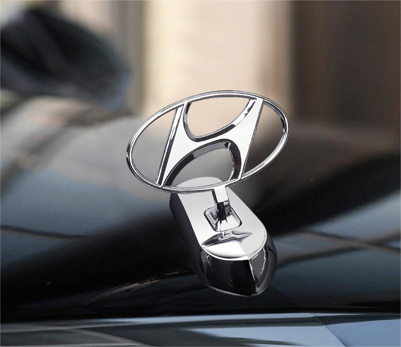 Logo na maskę samochodu z ozdobą