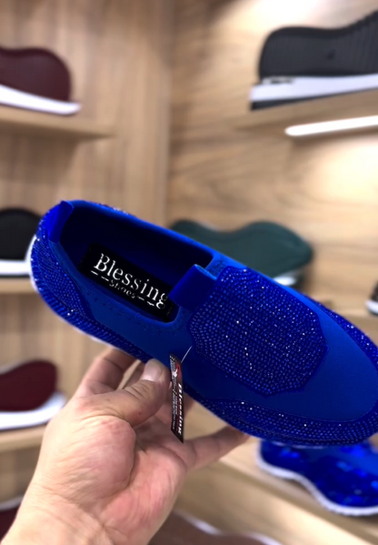 Modne, codzienne trampki z kryształkami