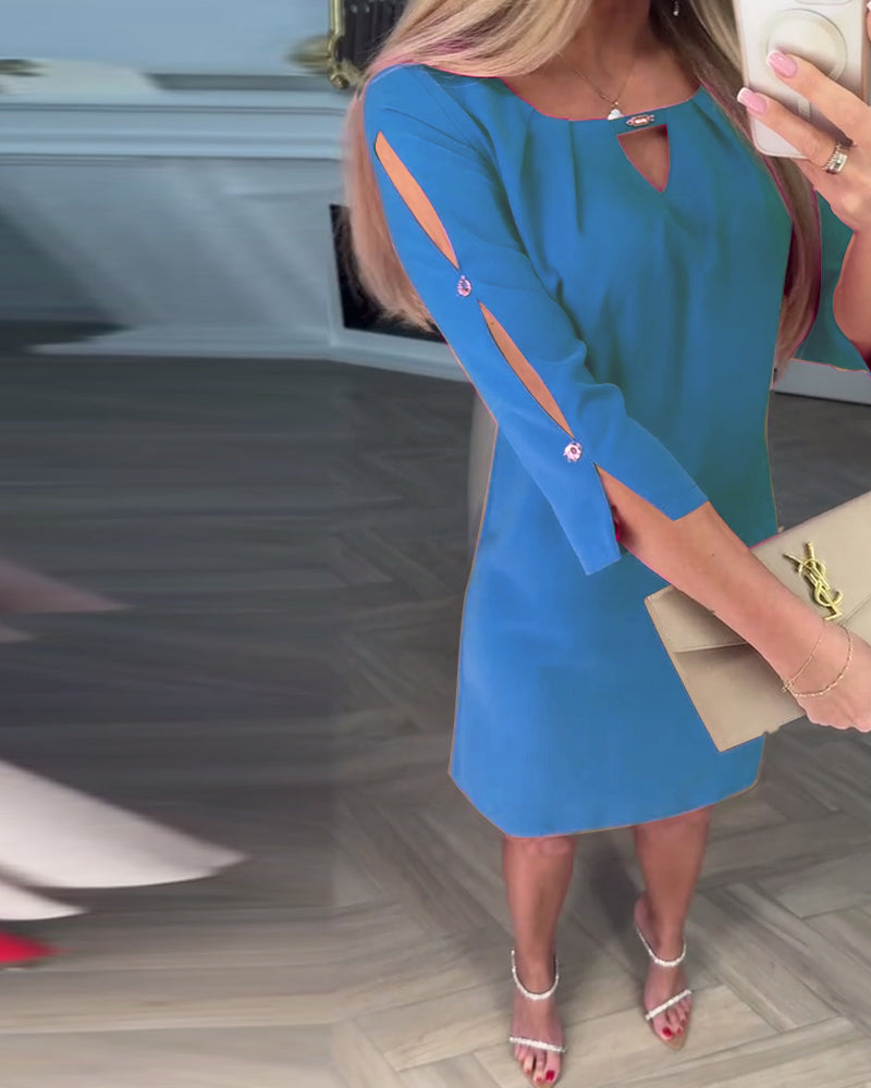 Elegancka, jednokolorowa, prosta sukienka w kształcie litery V