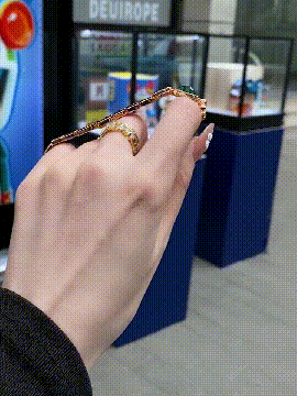 Szmaragdowa bransoletka z koniczyną dla kobiety