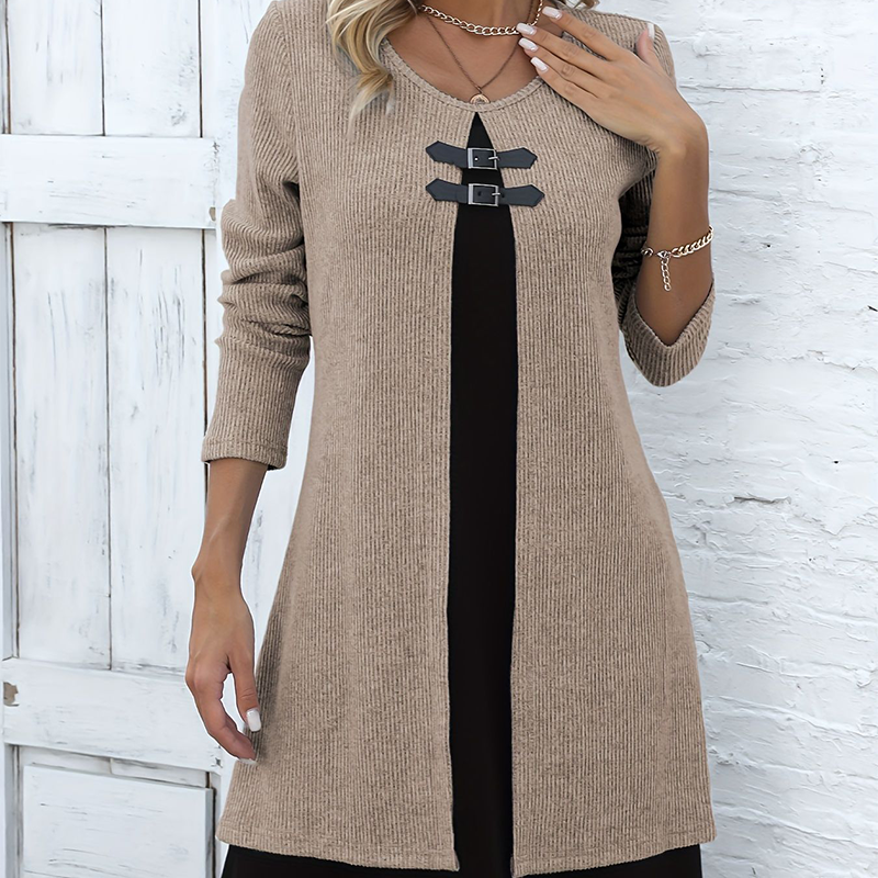 Dwuczęściowa sukienka damska o kroju litery A, sięgająca do kolan