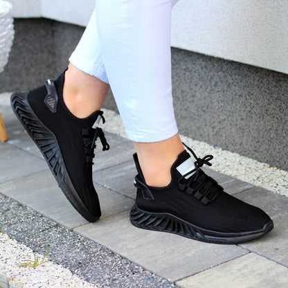 CZARNE ELASTYCZNE ADIDASY DAMSKIE NA MODNEJ PODESZWIE FASHION