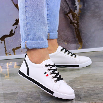 MODNE BIAŁO CZARNE SKÓRZANE TRAMPKI DAMSKIE SZNUROWANE PRETTY