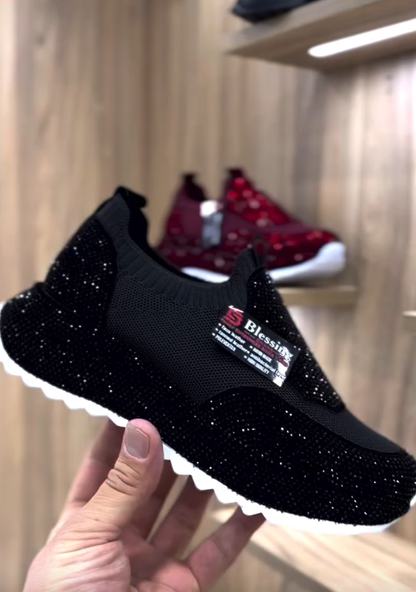 Modne, codzienne trampki z kryształkami