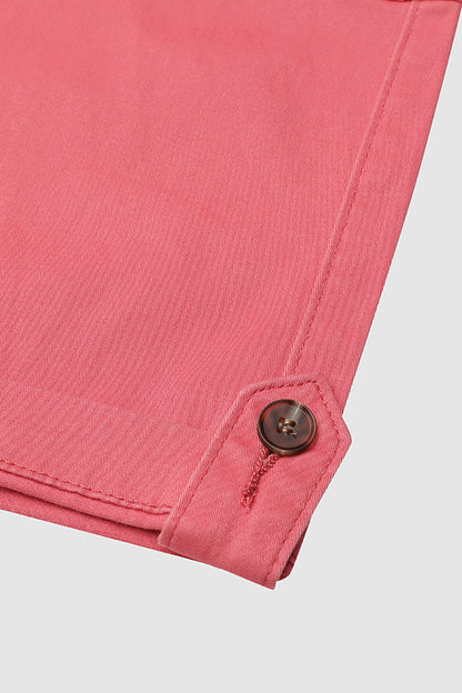 Spodnie Capri z kieszeniami i średnim stanem, zakładkami u dołu i kilkoma kieszeniami