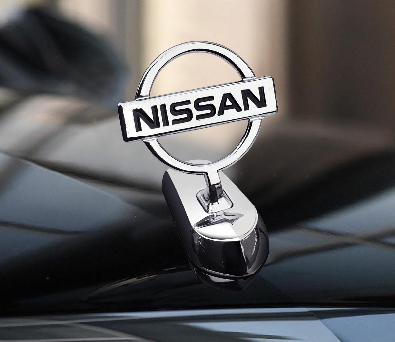 Logo na maskę samochodu z ozdobą