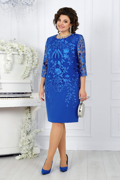 Sukienka oversize z koronkowymi patchworkami i nadrukiem