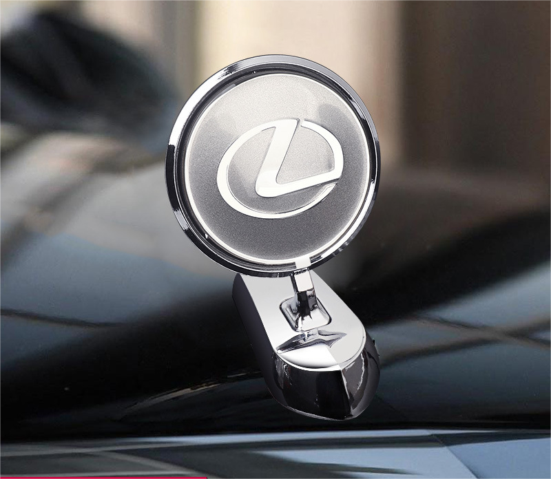 Logo na maskę samochodu z ozdobą