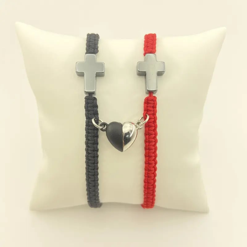 💕„Dwa serca, jedna wiara” – inspirująca chrześcijańska bransoletka z krzyżem i kartką z błogosławieństwem Jezusa