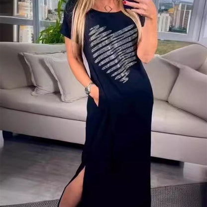 Długa sukienka z rozcięciami po bokach