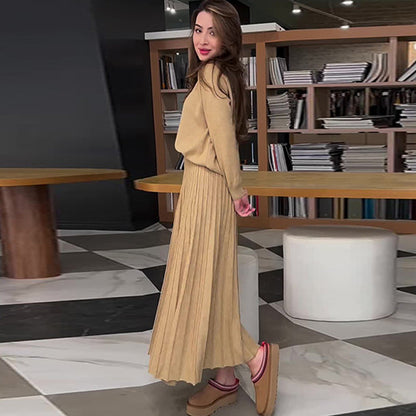 Damski top z okrągłym dekoltem i plisowana spódnica  2-częściowy zestaw