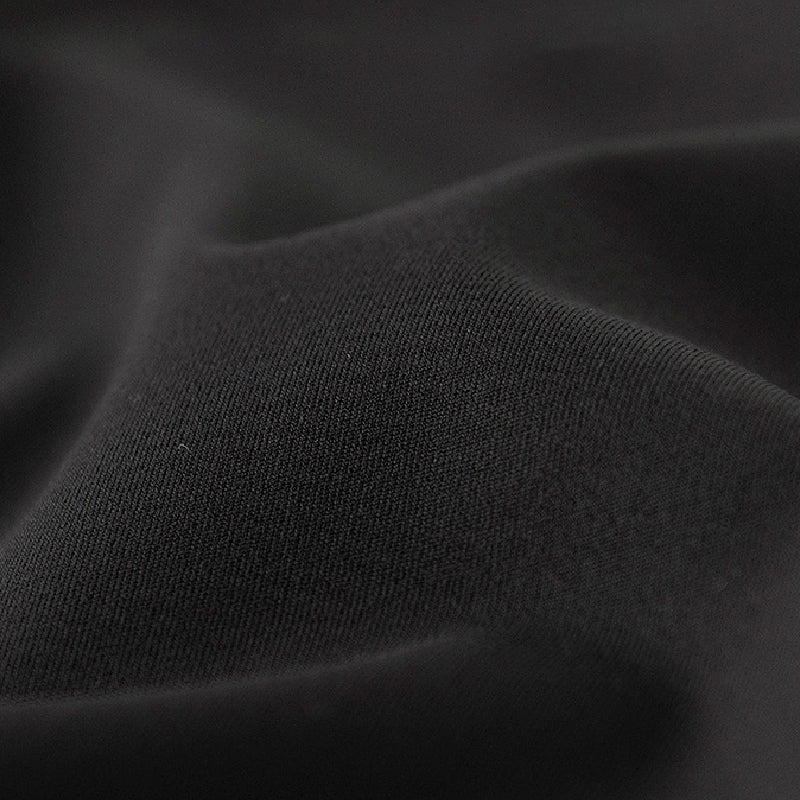 Damska elegancka czarna sukienka z długim rękawem i zamkiem