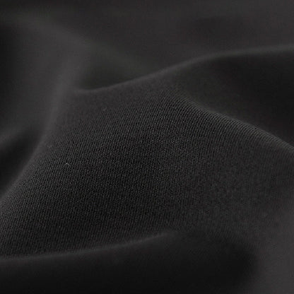 Damska elegancka czarna sukienka z długim rękawem i zamkiem