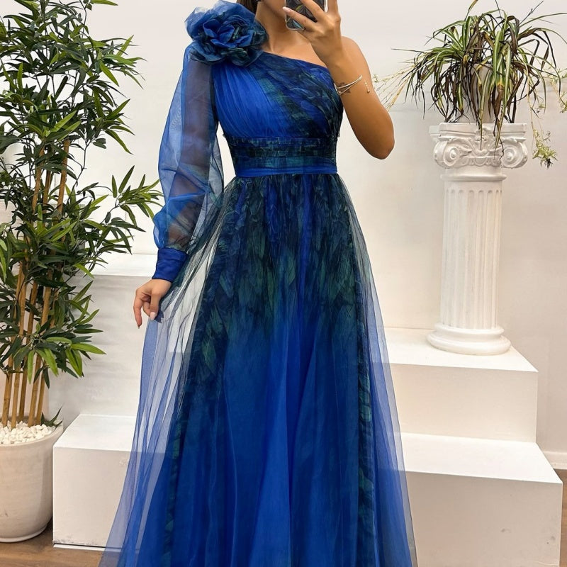 Damskie sukienki z nadrukiem na skośnych ramionach