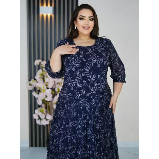 Długa sukienka z nadrukiem i okrągłym dekoltem i rękawami 3/4