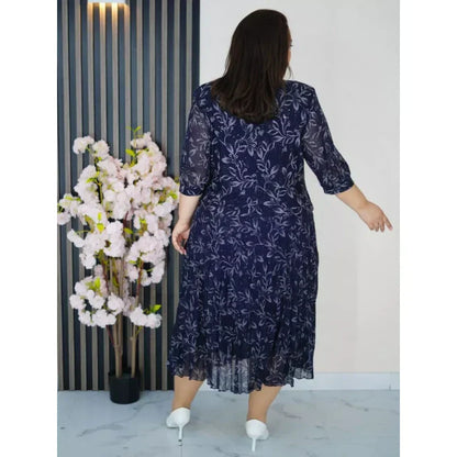 Długa sukienka z nadrukiem i okrągłym dekoltem i rękawami 3/4