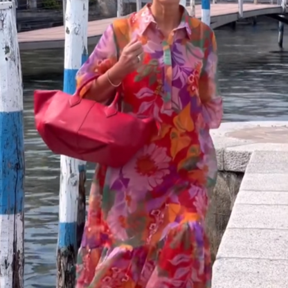 Czerwona sukienka z szyfonu z kwiatowym nadrukiem