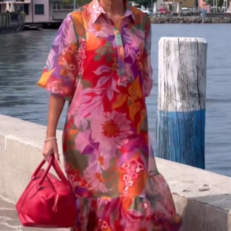 Czerwona sukienka z szyfonu z kwiatowym nadrukiem