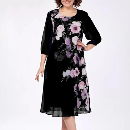 Elegancka sukienka z szyfonu z kwiatowym nadrukiem i okrągłym dekoltem