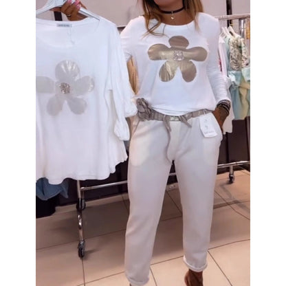 Top damski z nadrukiem kwiatowym i dekoltem