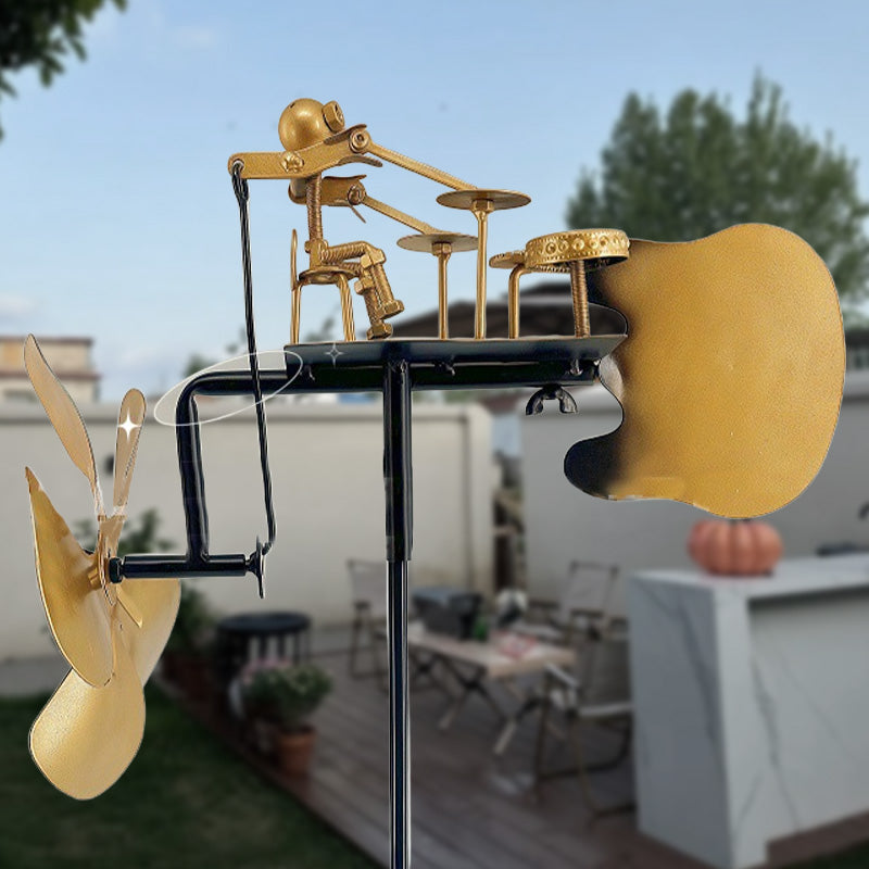 Ręcznie robiony metalowy wiatraczek z bębnem - dekoracja naziemna