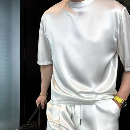 Męski, casualowy, monochromatyczny komplet składający się z bluzki i bermudów