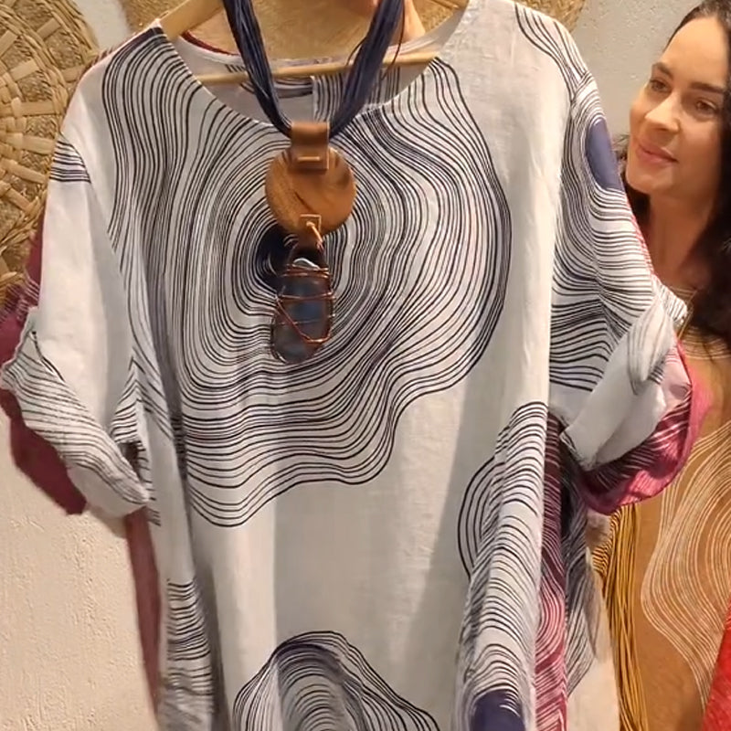 Damska sukienka z nadrukiem z dekoltem w szpic