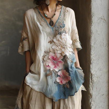 Bluzka z głębokim dekoltem w kształcie litery V i kwiatowym wzorem