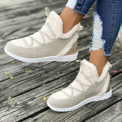 Wygodne buty damskie do połowy łydki