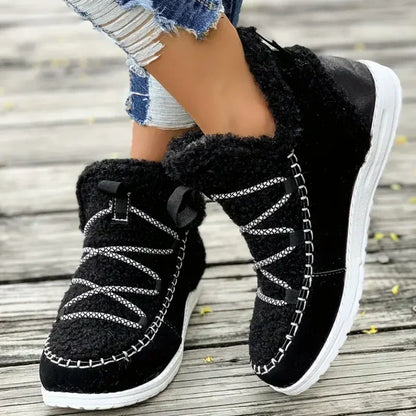 Wygodne buty damskie do połowy łydki